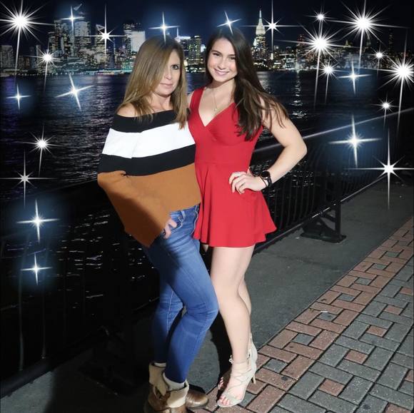 Meet your Posher, Denise - Picture 1 of 1